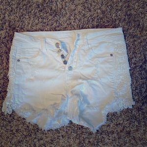 White high wasted shorts